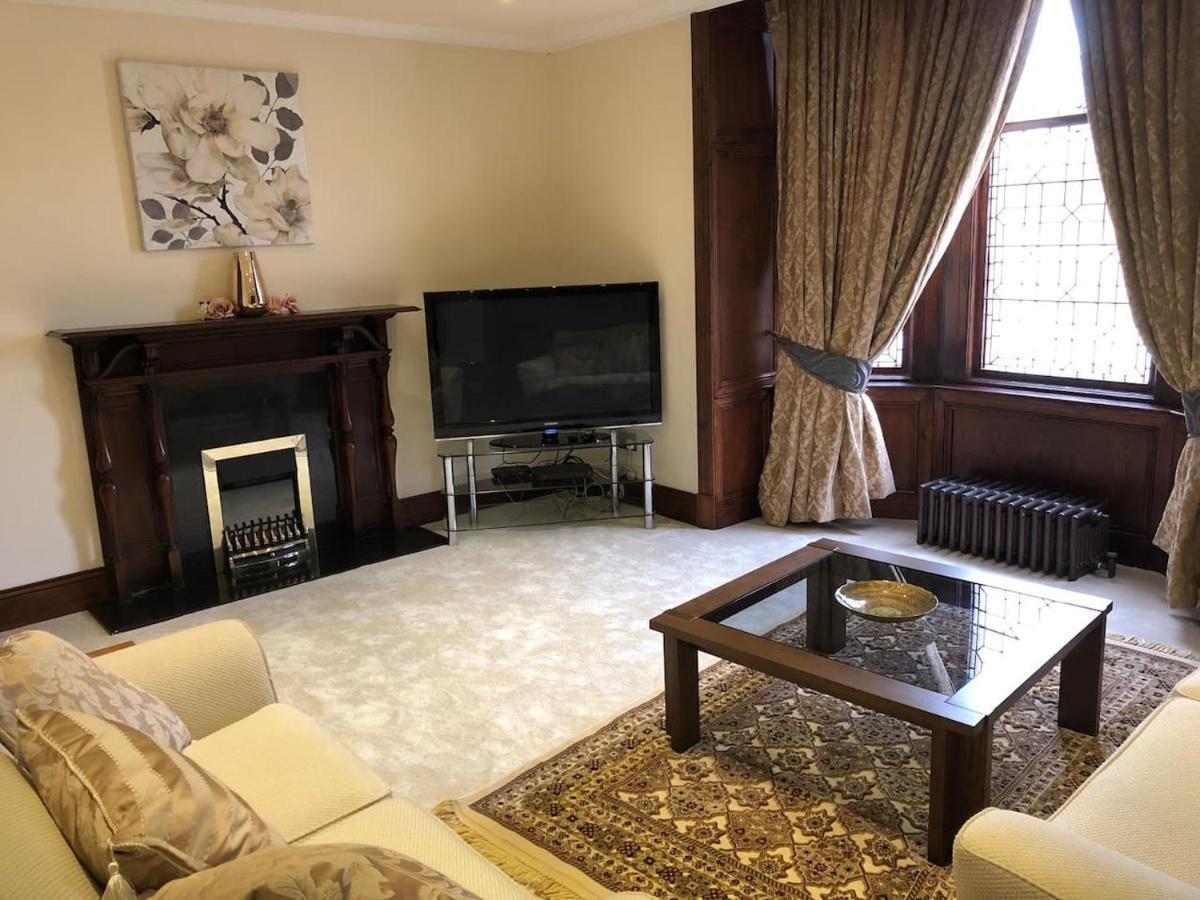 Beautiful 4-Bed Villa In Glasgow Ngoại thất bức ảnh