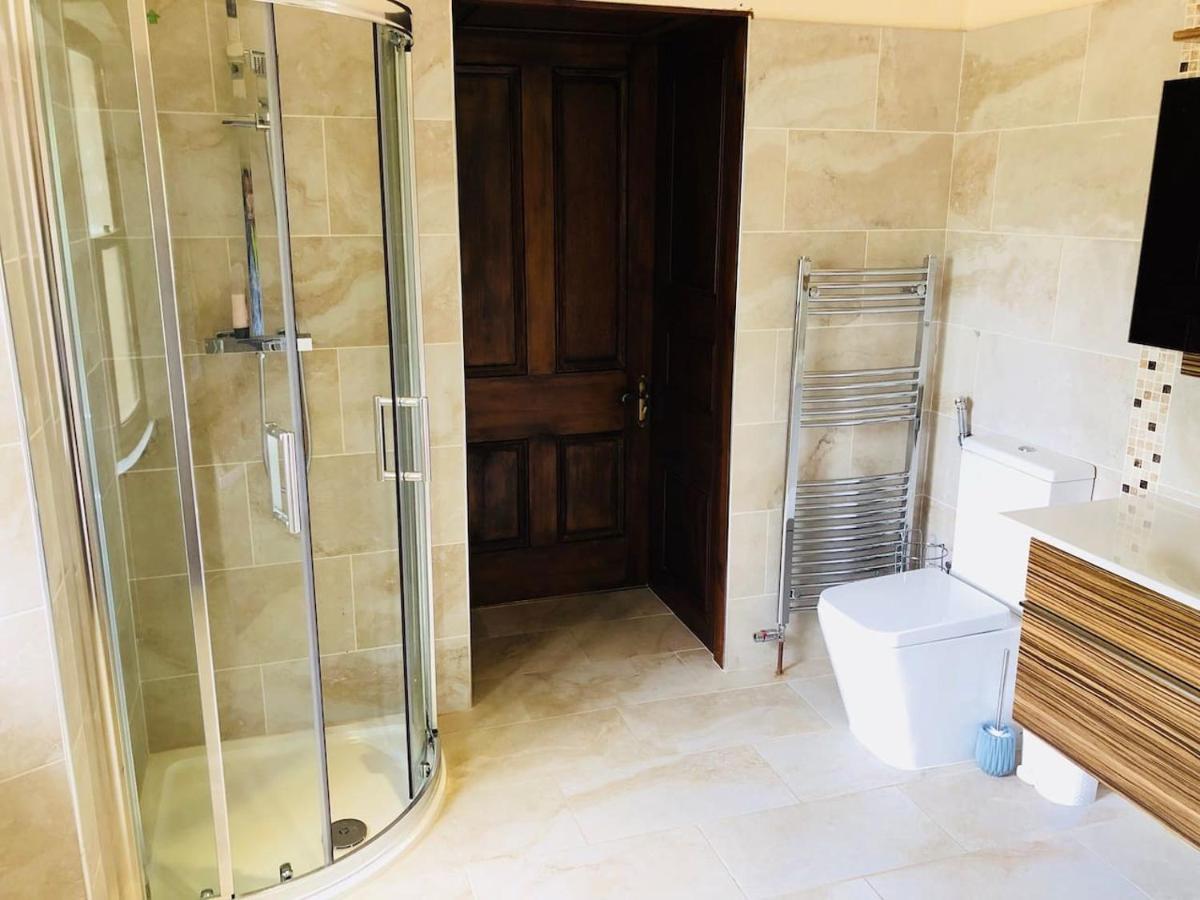 Beautiful 4-Bed Villa In Glasgow Ngoại thất bức ảnh